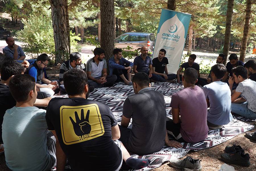 Anadolu Öğrenci Birliği Kamp Düzenledi