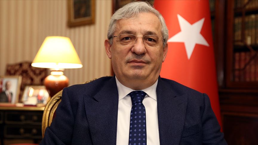 سفير تركيا بفرنسا يتمنى الشفاء العاجل لمصور الأناضول