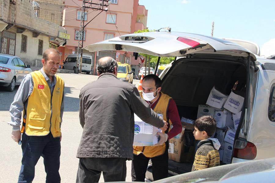 تقديم مساعدات غذائية  إلى 150 عائلة يتامى سورية