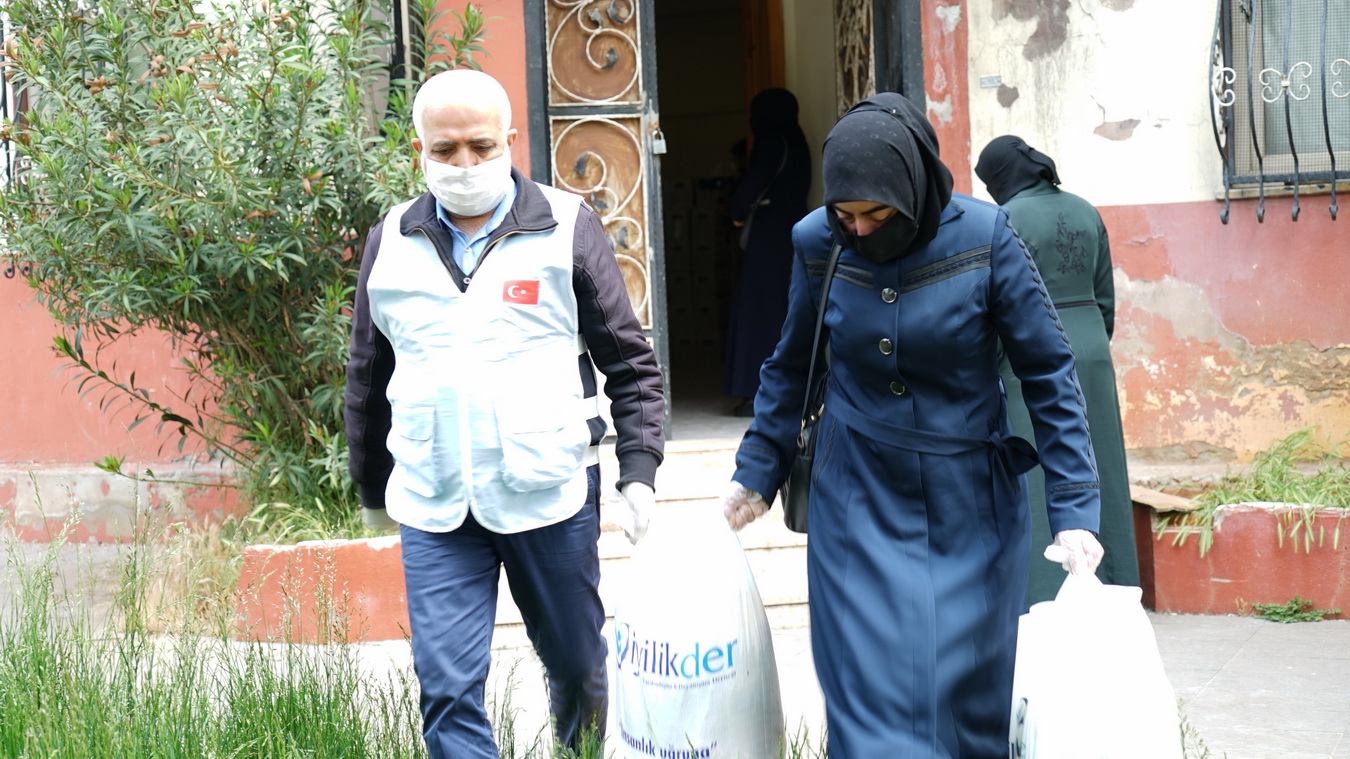 İhtiyaç Sahiplerine Gıda Yardımlarımız Sürüyor 