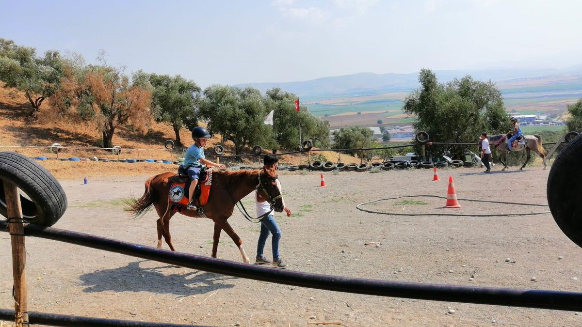 Çocuklara yönelik binicilik etkinliği düzenlendi