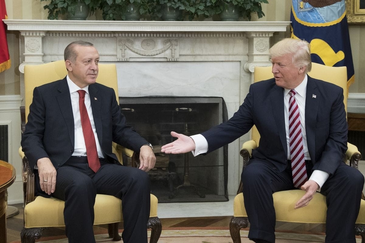 ترامب يصف أردوغان بـالقوي الشديد
